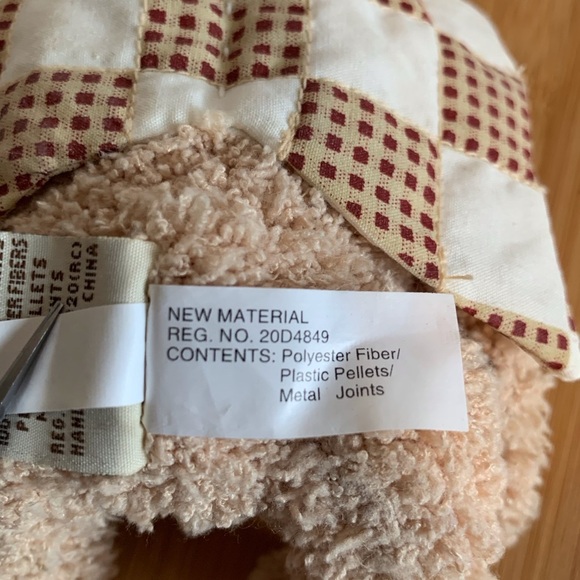 GANZ (9) Beige and Red Stuffed Bear with Heart - Picture 9 of 10